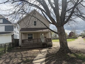 Building Photo - 934 4th St NW