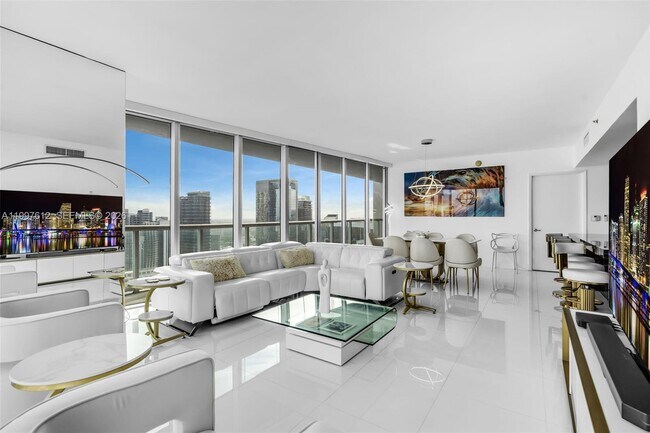Foto del edificio - 495 Brickell Ave