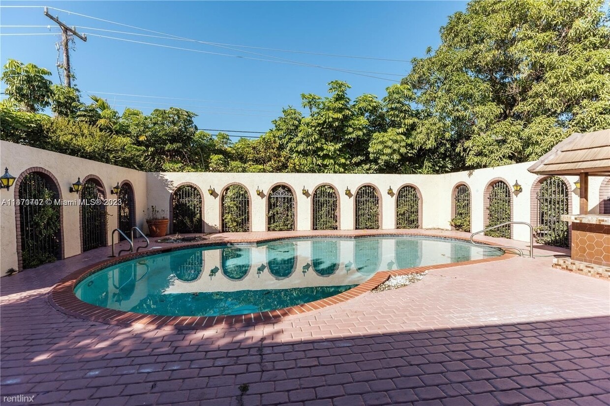 Primary Photo - 4 br, 3.5 bath House - 4905 Harrison St # ...