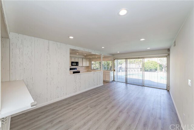 Building Photo - 12949 Oak Crest St