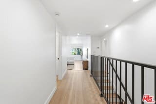 Building Photo - 324 S Elm Dr