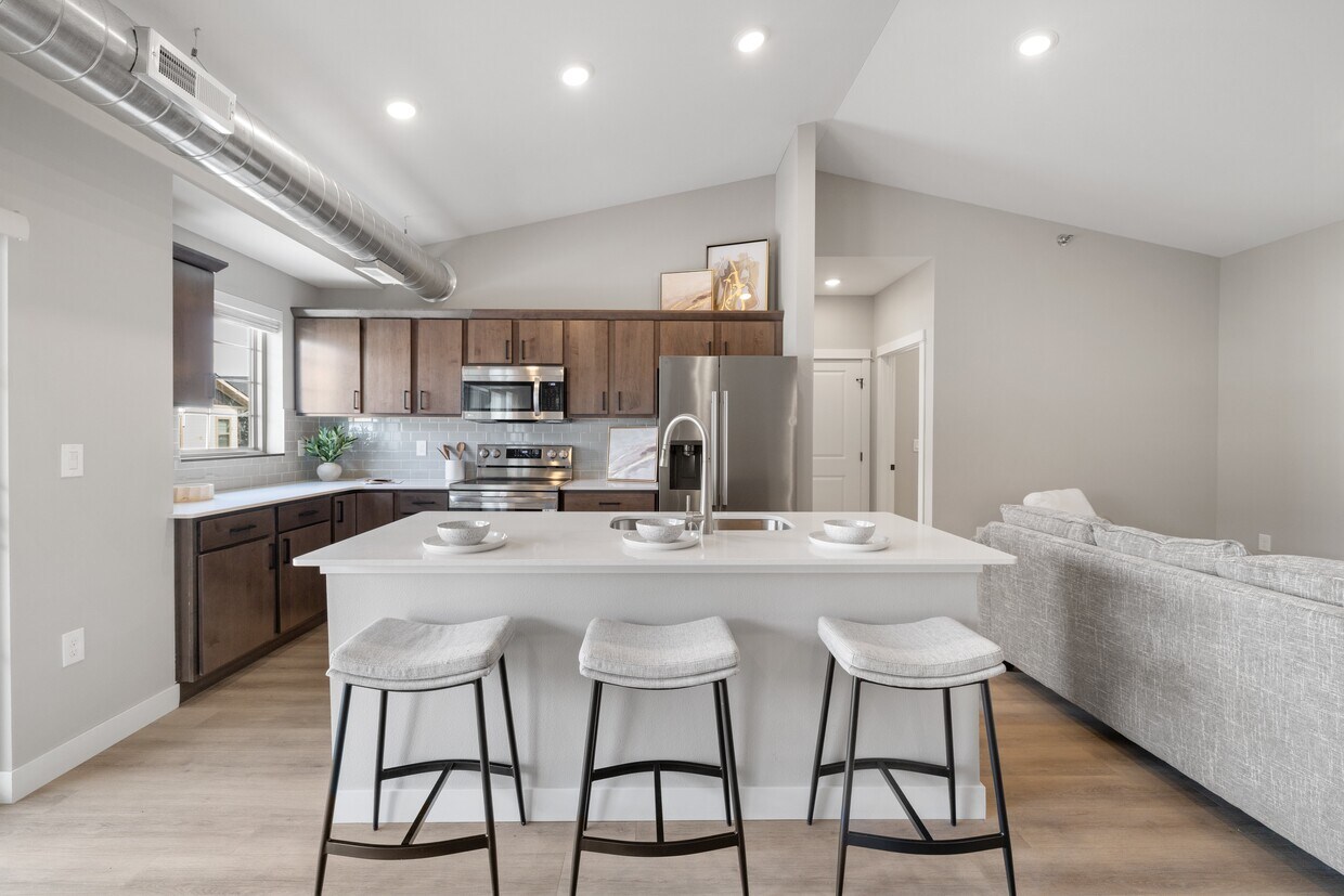 Foto principal - Independence Townhomes