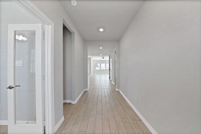 Foto del edificio - Gorgeous Little Elm Gem!