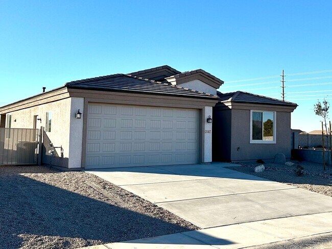 Foto del edificio - Come Check Out this Beautiful 2025 New Build!!!! *MOVE IN SPECIAL, $500 OFF OF THE FIRST MONTH RENT*