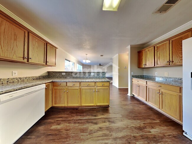 Foto del edificio - 3104 Pinehurst Ct