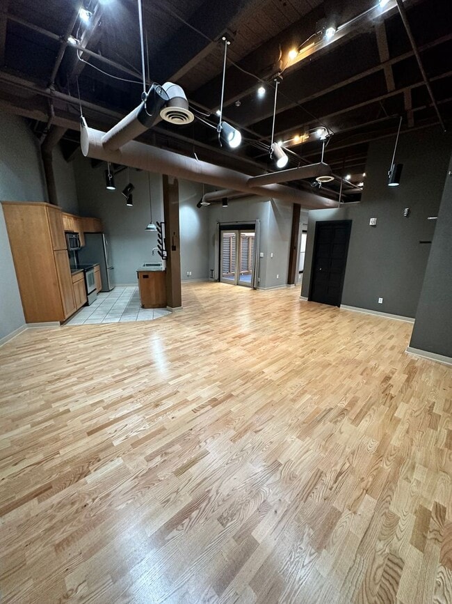 Foto del edificio - Coming in August - RARE DOWNTOWN SPOKANE CONDO WITH PRIVATE PATIO