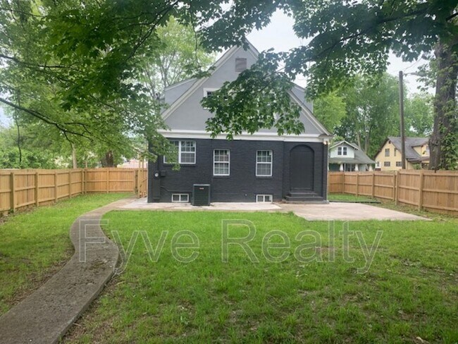Building Photo - 2900 Linden Ave