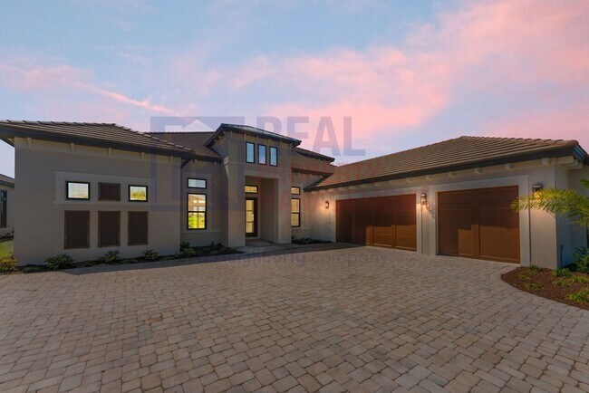 Building Photo - Luxury living in the beautiful Esplanade a...