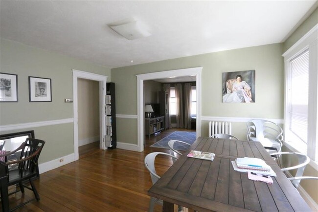 Building Photo - 56 Standish St