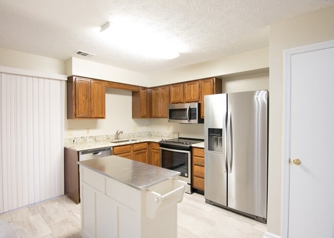 Building Photo - Shelton Park Townhome