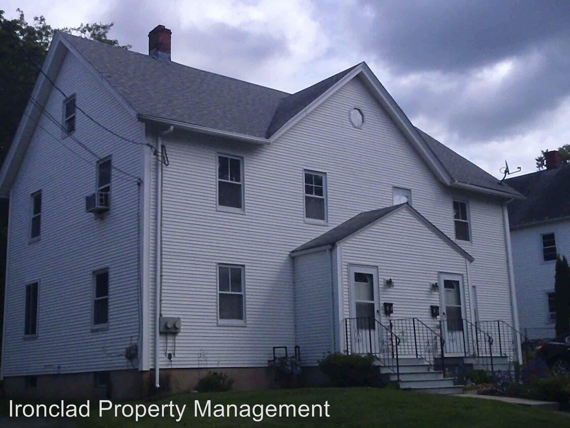 Primary Photo - 13-15 Maple Pl