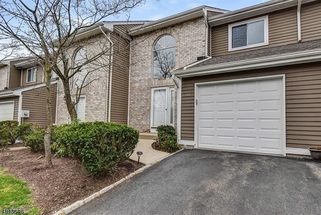 Building Photo - 144 Castle Ridge Dr