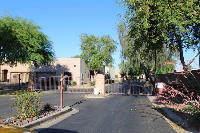 Foto del edificio - 440 S Val Vista Dr