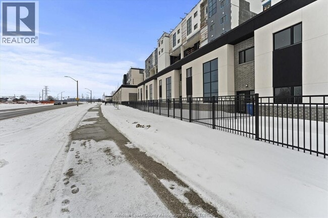 Building Photo - 4300 Laurier Pkwy