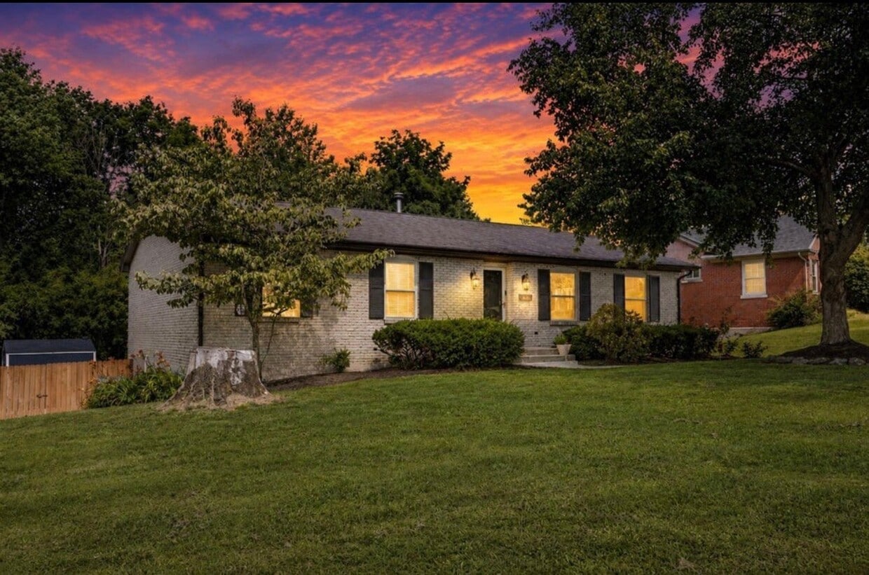 Photo - 3483 Lansdowne Dr (Lexington, KY)