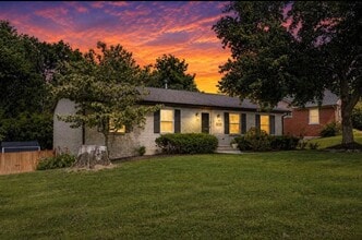 Building Photo - 3483 Lansdowne Dr