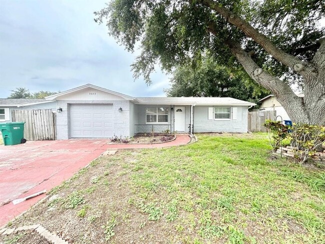 Building Photo - 3323 Fairmount Dr