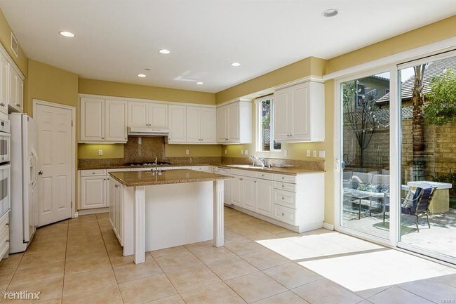 Building Photo - 4 br, 3 bath House - 615 Charleston Pl