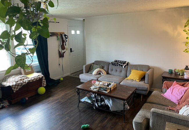 Foto del edificio - 2996 Butterwick Dr