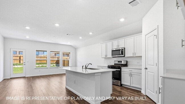 Building Photo - 143 Shafter St