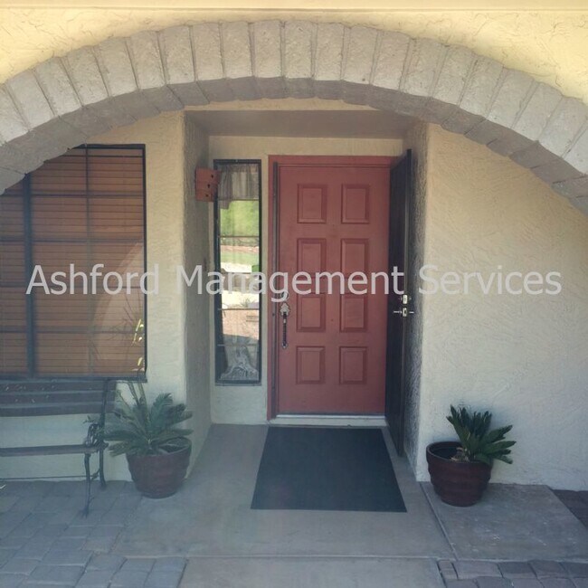Foto del edificio - 3 BEDROOM HOME WITH POOL