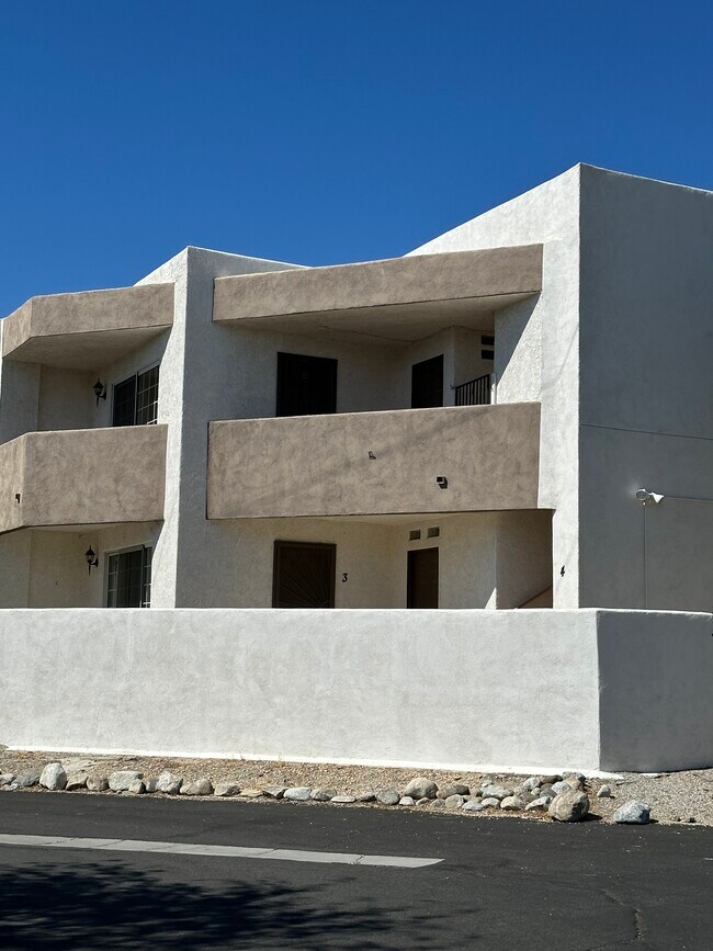 Foto del edificio - 2798 N Junipero Ave
