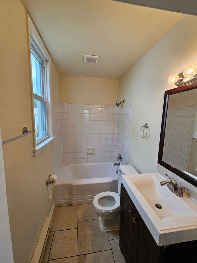 Foto del edificio - 3 Bed 2 Bath with a Loft in Hagerstown