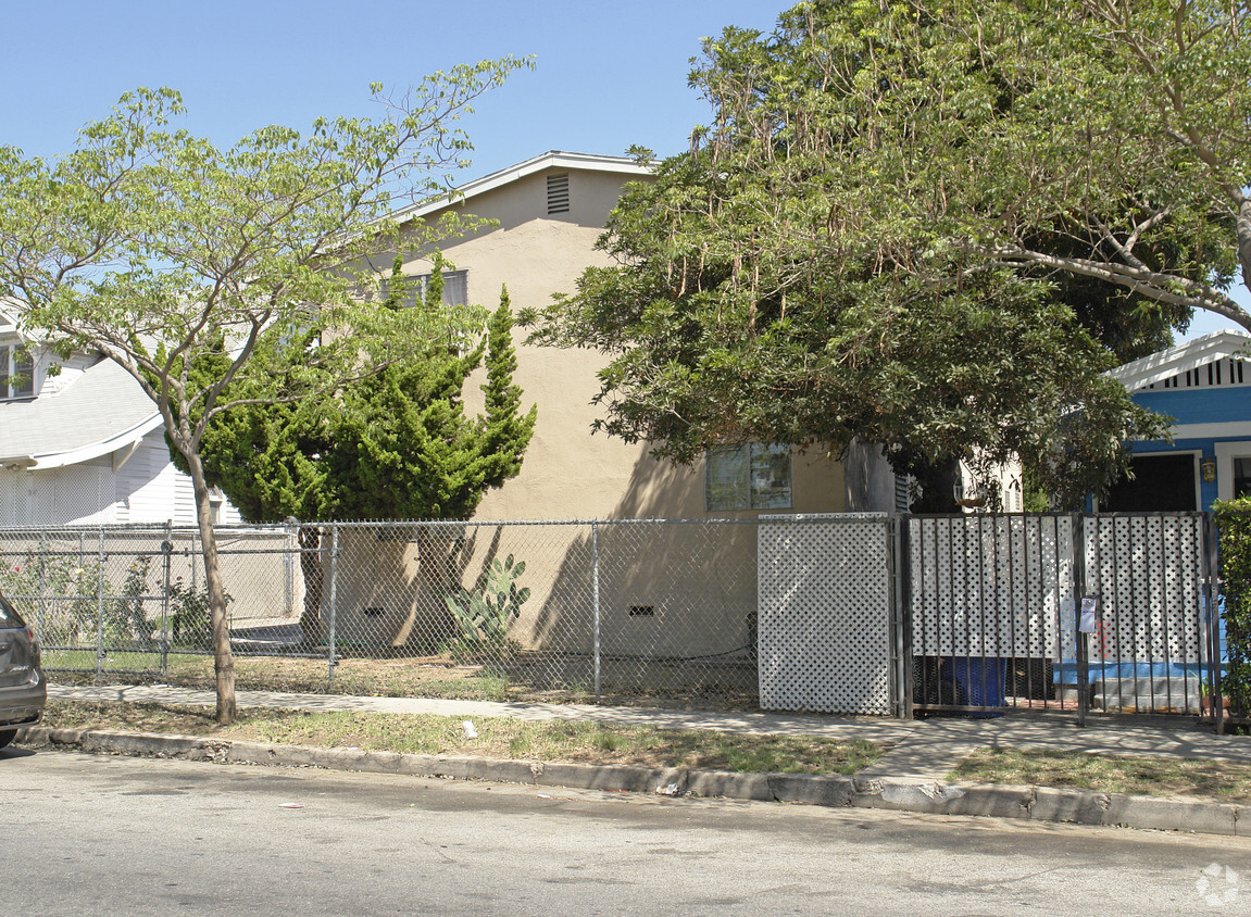 Primary Photo - 1408 N Las Palmas Ave