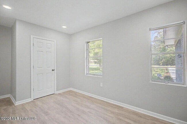 Foto del edificio - 9424 Daisy Vestry Rd