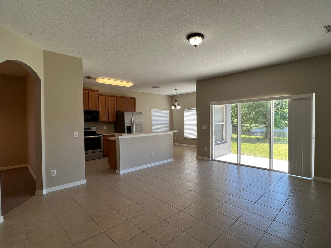 Primary Photo - Beautiful 4 Bedroom 3 Bathroom Lake View H...