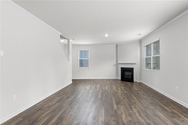 Foto del edificio - 5370 Swan Ln