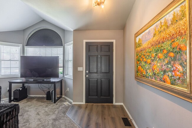Building Photo - Newly Renovated 3 bed 2 bath home in the heart of MERIDIAN