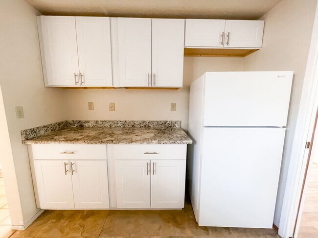 Building Photo - Beautiful 3 Bedroom 3 Bath Home in Marina