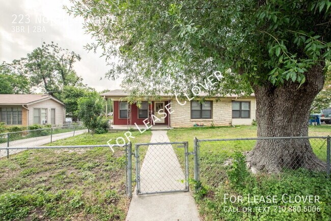 Foto del edificio - 223 Northill Dr