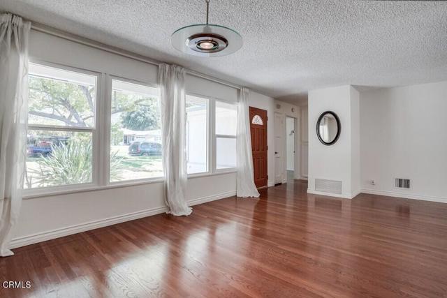 Foto del edificio - 3770 Mayfair Dr
