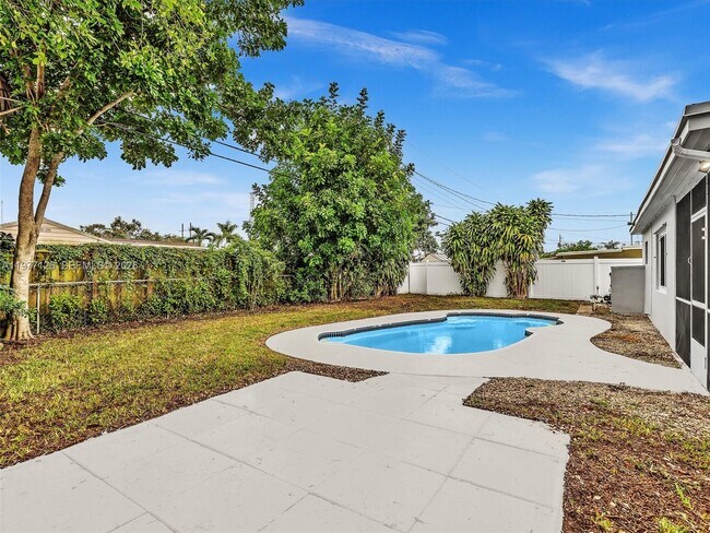 Foto del edificio - 6800 Raleigh St