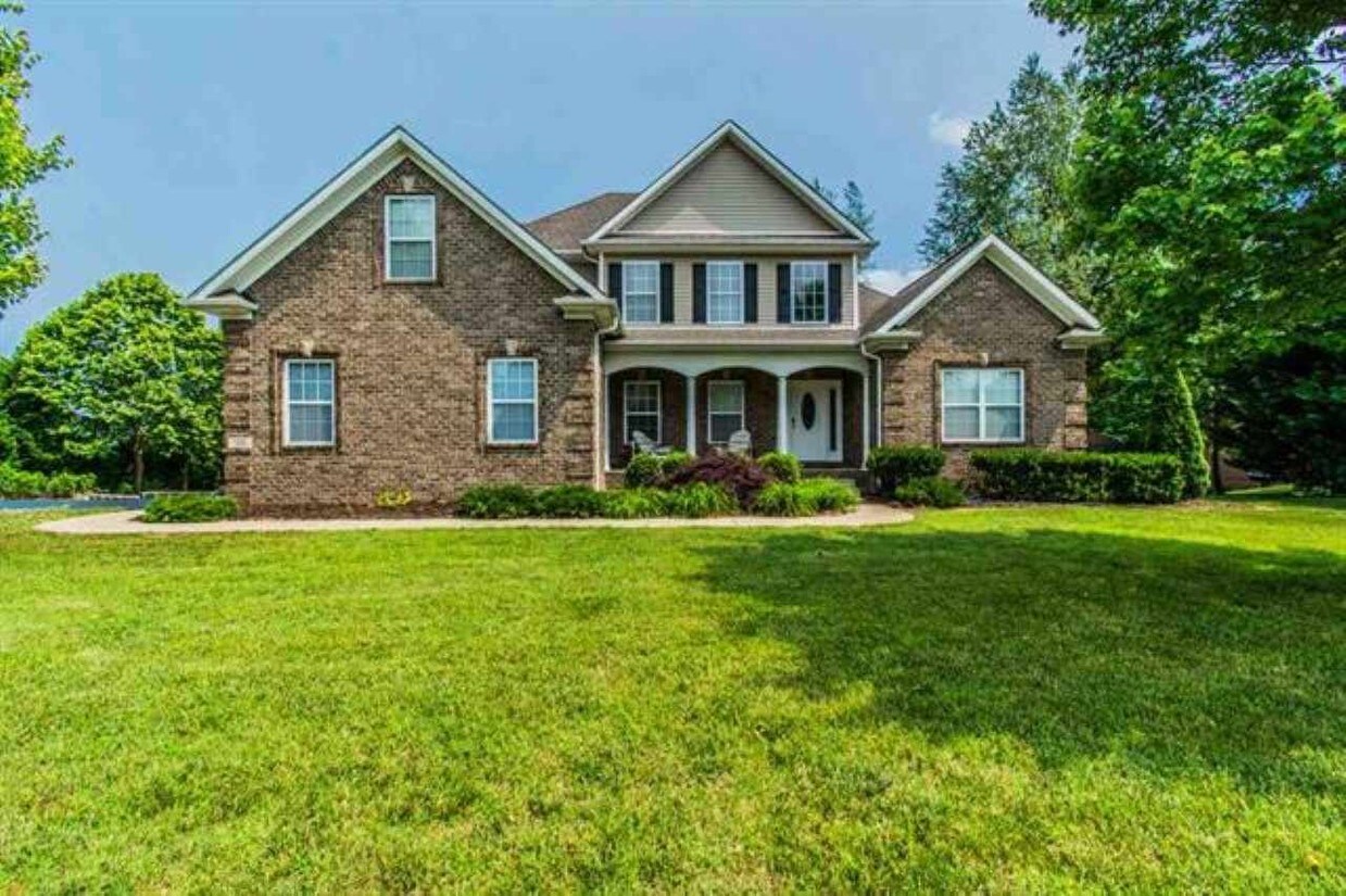 Foto principal - 120 Cedar Grove Ct