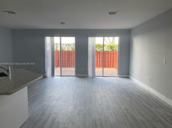 Foto del edificio - 8478 SW 166th Pl
