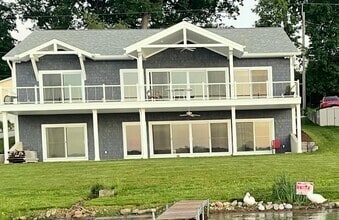 Building Photo - 462 S Woodland Dr