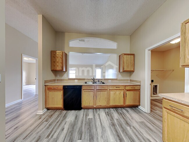 Foto del edificio - 2793 Crumplehorn Ln