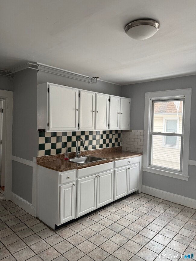 Building Photo - 165 Adelaide St