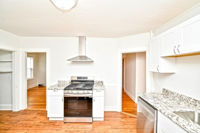 Building Photo - 21 Shafter St