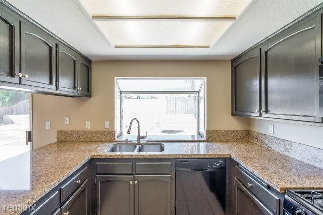 Building Photo - 3 br, 2 bath House - 3201 Florine Ave