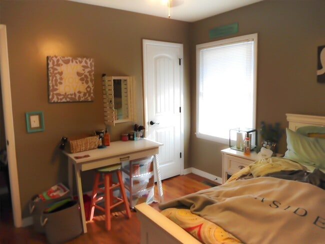 Foto del edificio - 806 S McFarland St