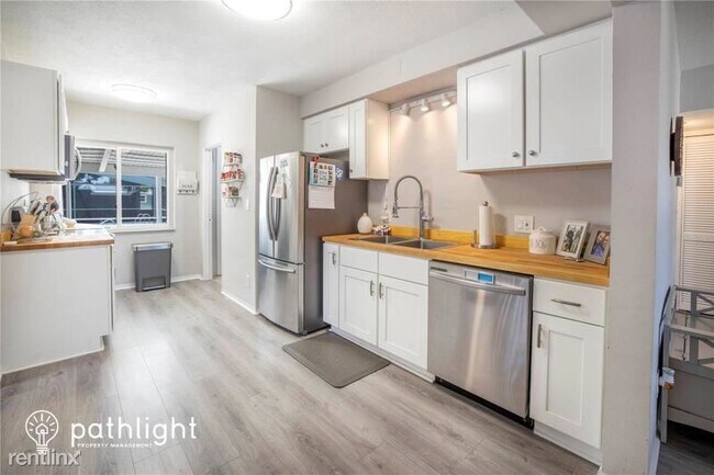 Building Photo - 3 br, 2 bath House - 3300 Kingston Street ...