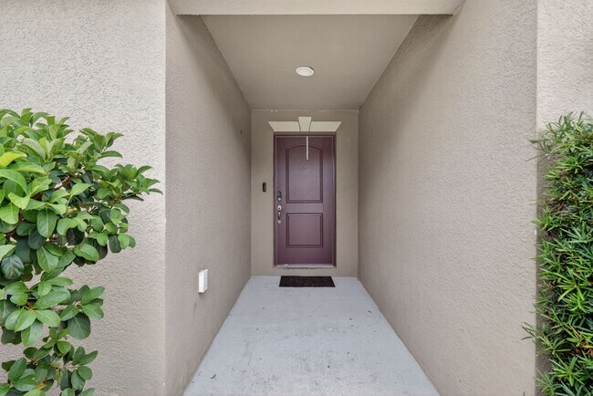 Foto del edificio - Available June 15th! 3BR Home in Tavares with Huge Backyard