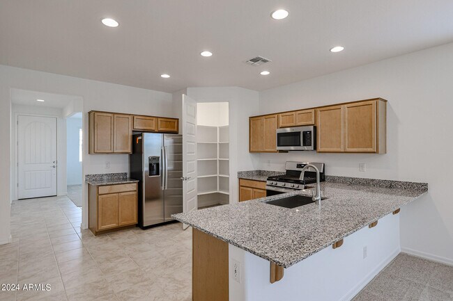 Foto del edificio - 17621 W Colter St