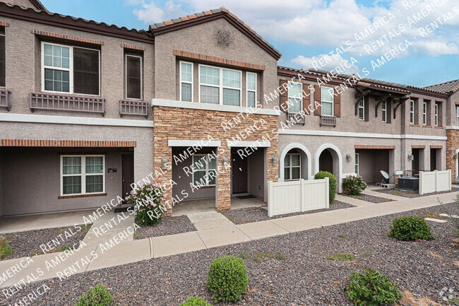 Building Photo - 2353 E Huntington Dr