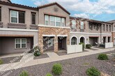 Foto principal - 2353 E Huntington Dr