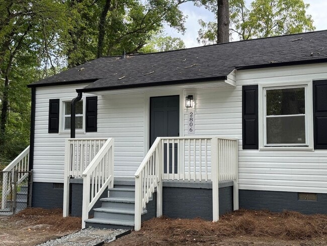 Building Photo - Charming Newly Renovated Home in Greensbor...